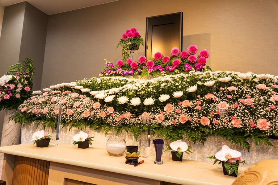 ファミリーホール船橋の祭壇、ご希望に合わせてご用意ができます